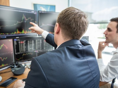 Khối ngoại trở lại bán ròng hơn 870 tỷ đồng trong phiên 5/11, tâm điểm là cổ phiếu ngân hàng